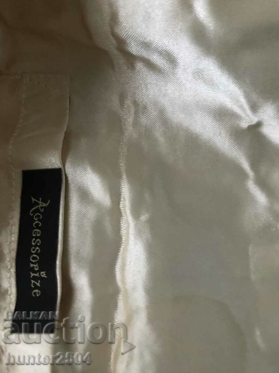 Δημοπρασία Τσάντα-χάντρες, Ινδία, 22/12 cm Δημοπρασία Τσάντα-χάντρες, Ινδία, 22/12 cm