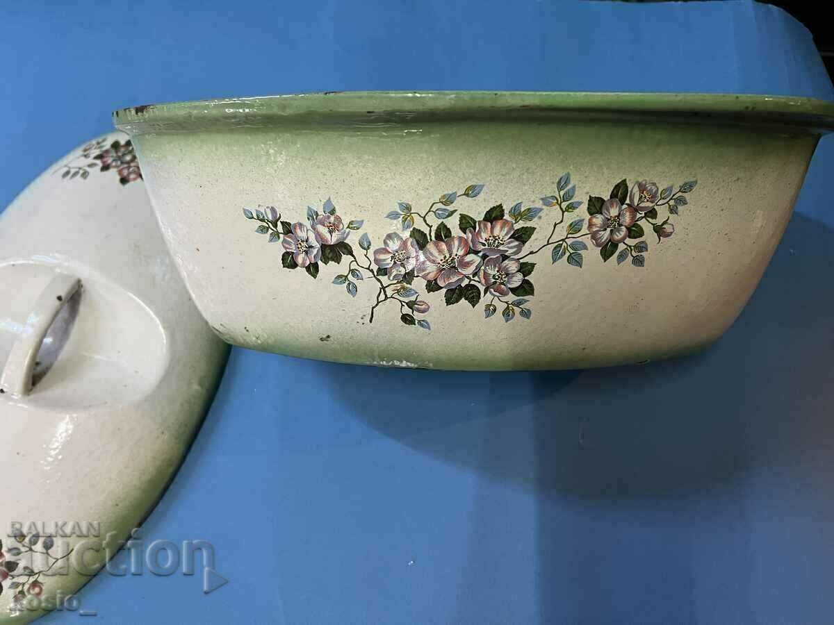 Стара съветска чугунена тенджера