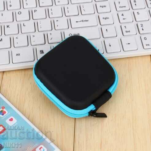 Box, case for headphones with price 5.00 BGN | € 2.56 Box, case for headphones with price 5.00 BGN | € 2.56