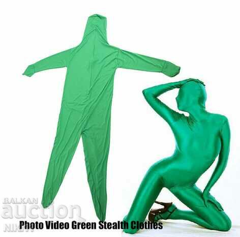 Green suit for photo and video effects, green screen green background