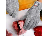 Protective gloves when cutting, boning, peeling