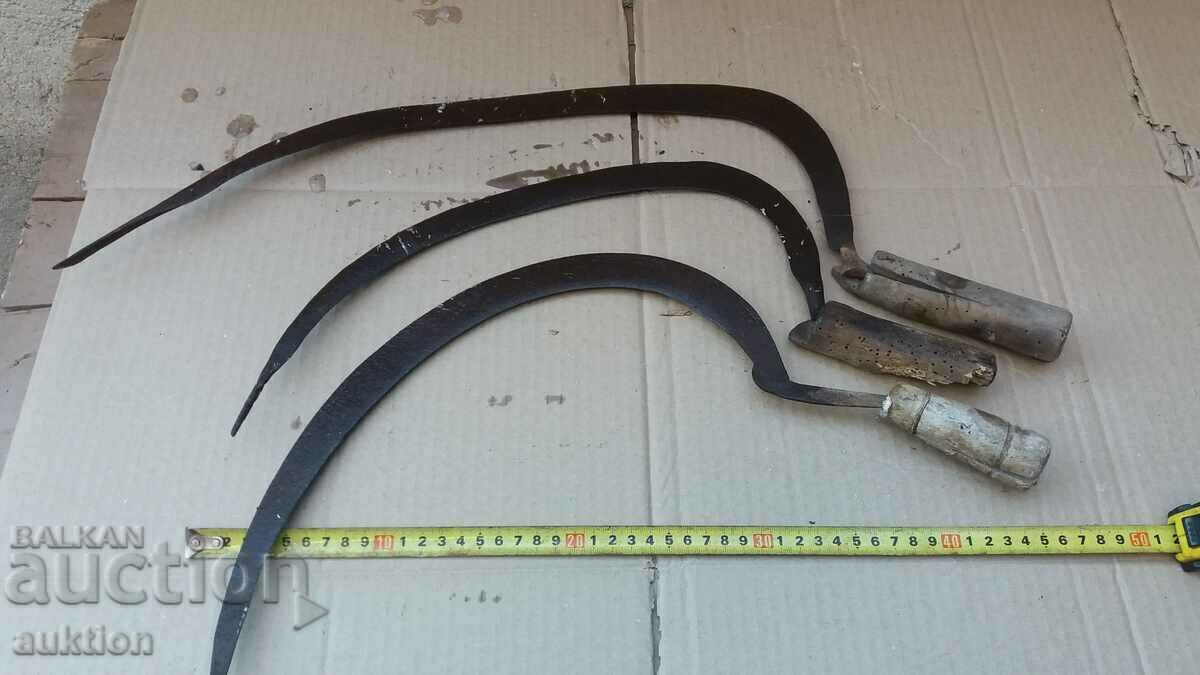 SET OF THREE SICKLES with price 9.99 BGN | € 5.11