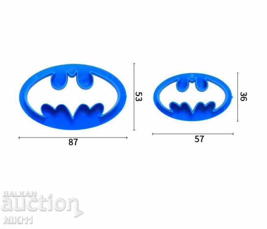 Auction 2 pcs. batman cutters, cutter for fondant, dough, cakes Auction 2 pcs. batman cutters, cutter for fondant, dough, cakes