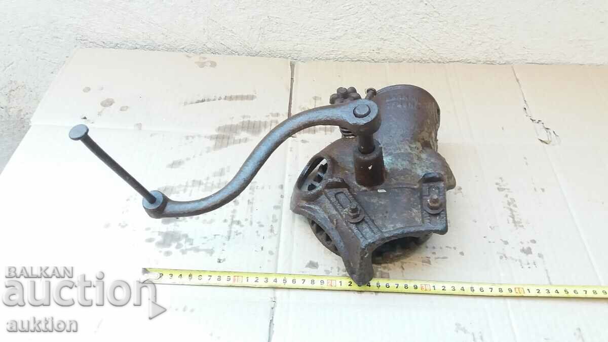 MACHINE FOR GRINDING CORN, CORN with price 16.99 BGN | € 8.69 MACHINE FOR GRINDING CORN, CORN with price 16.99 BGN | € 8.69