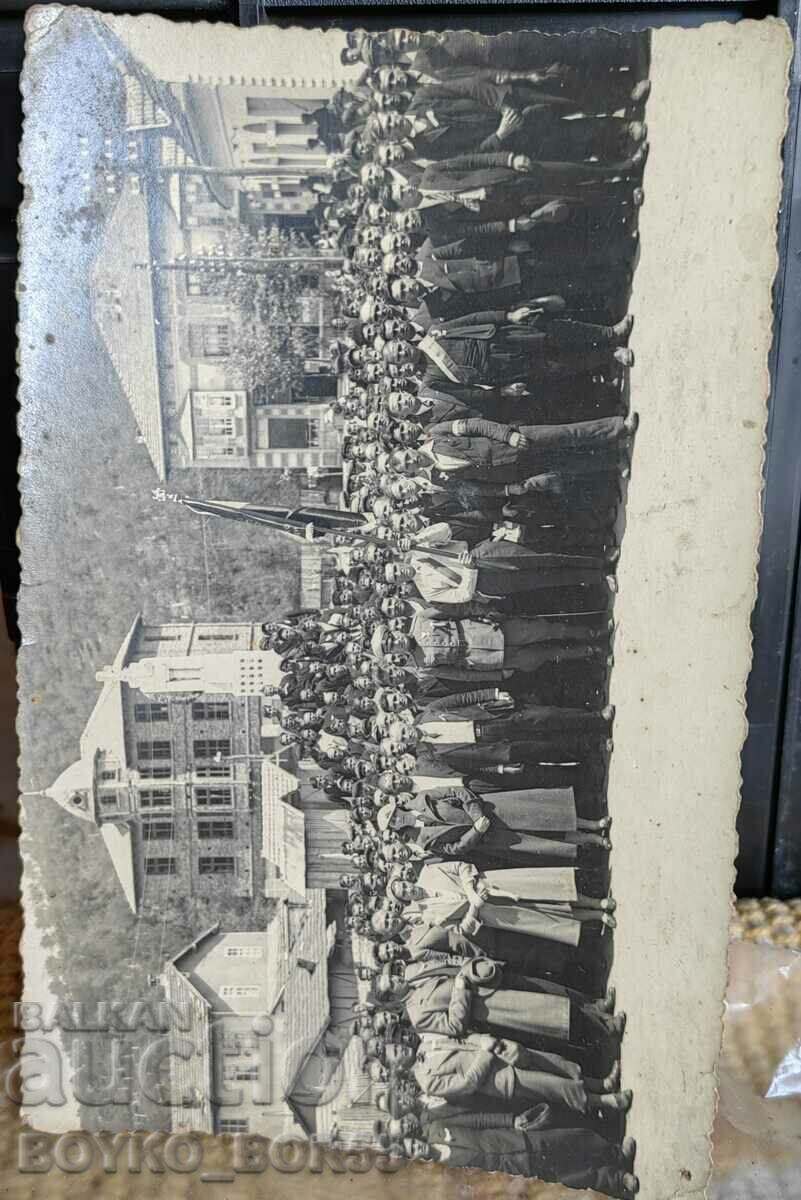 Authentic Photo Youth Gathering 20s of the 20th century.