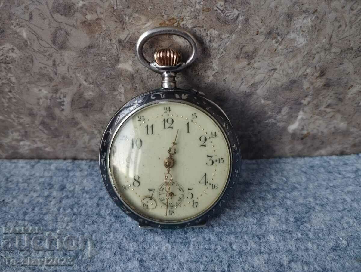 Стар сребърен джобен часовник -декорация ниело