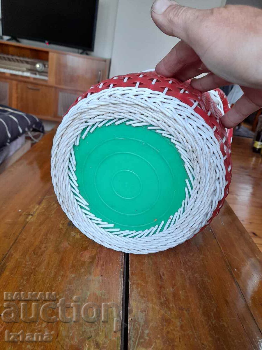 Доставка на Стар плетен буркан