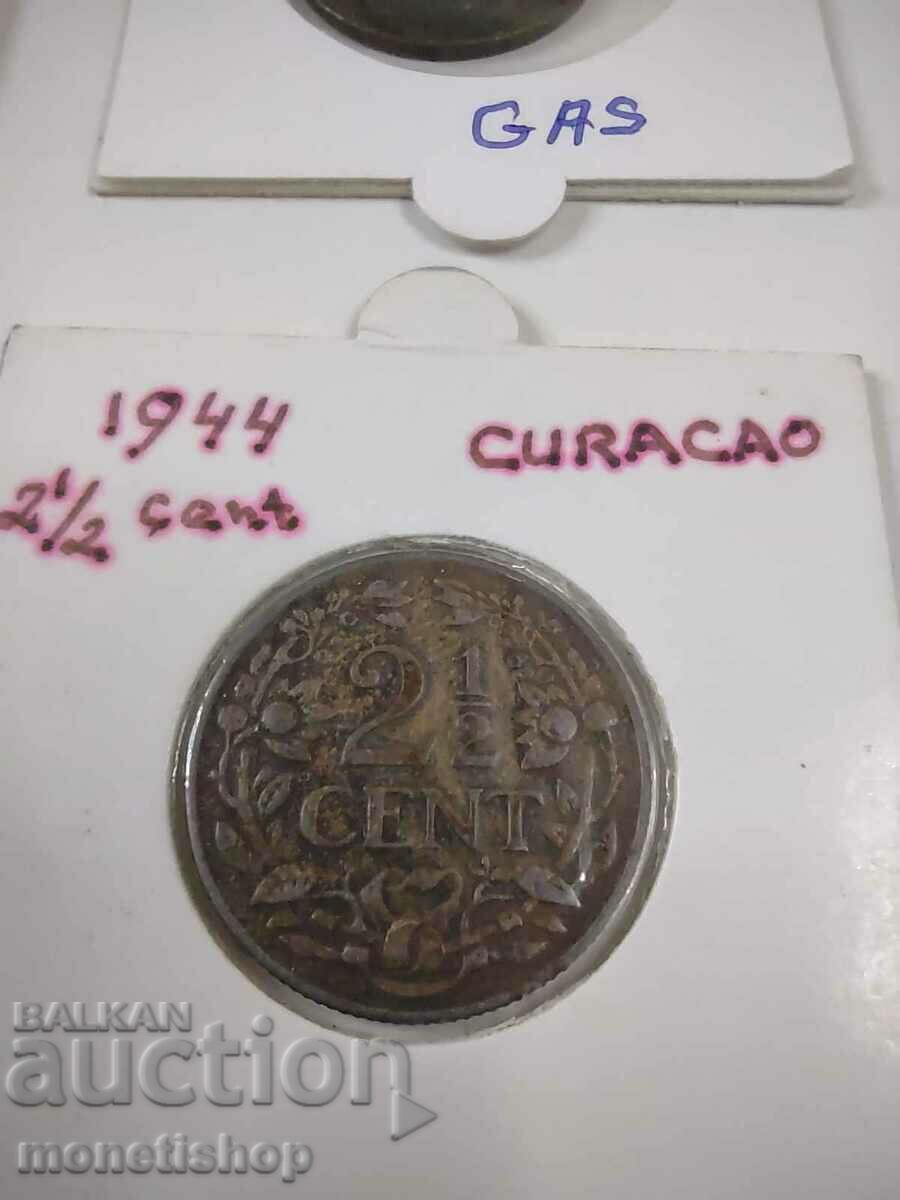 Auction  A collection of 26 attractive tokens