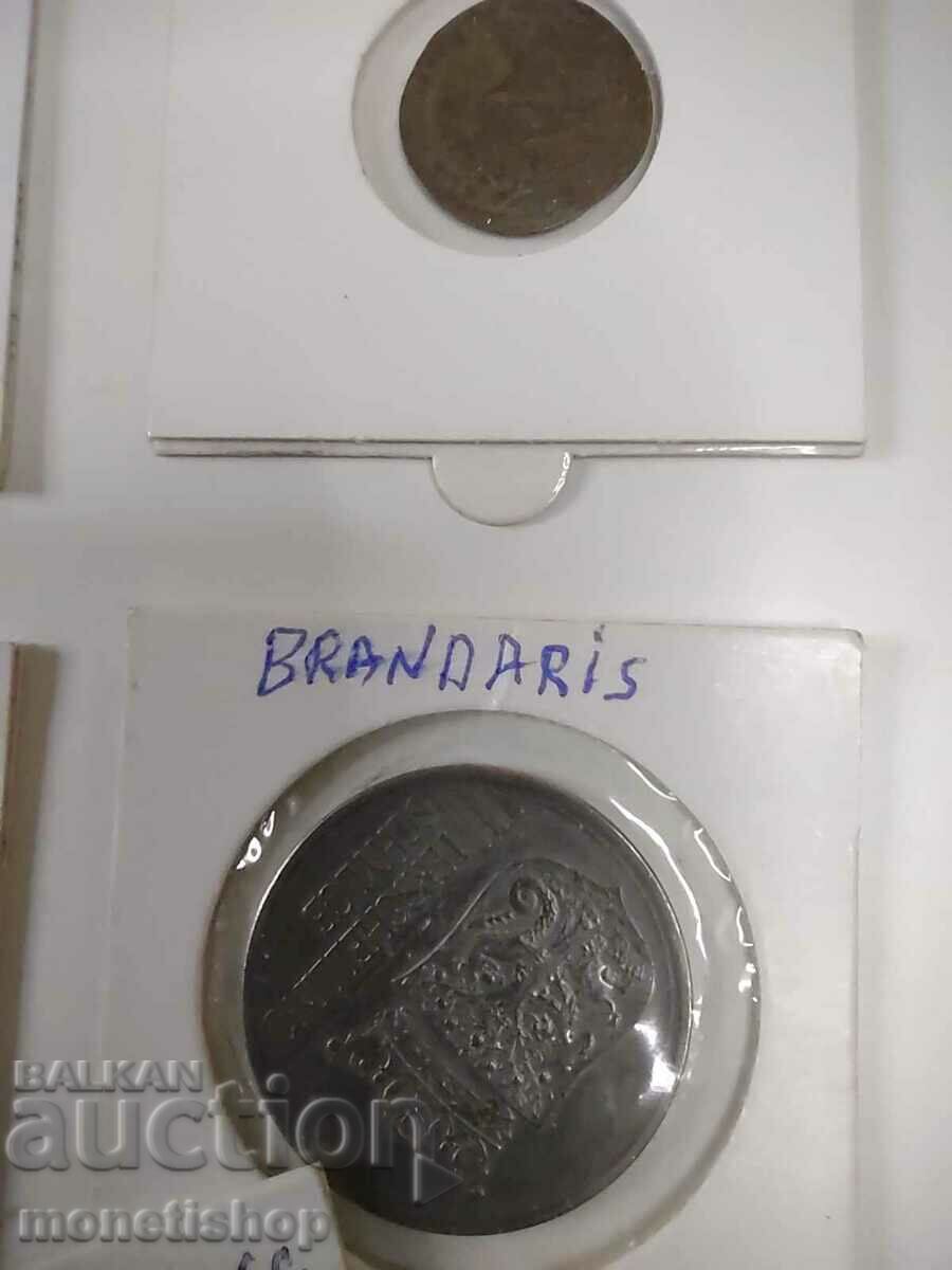 A collection of 26 attractive tokens - 6