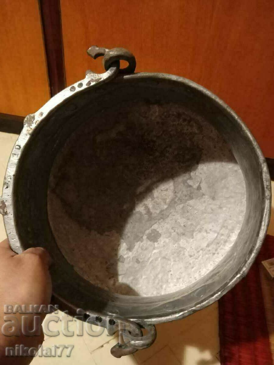 100 year old large copper copper kettle 2.2kg. ornamentation - 6