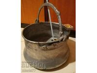 100 year old large copper copper kettle 2.2kg. ornamentation