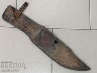 Ένα παλιό δερμάτινο κάνιστρο χωρίς μαχαίρι, αρχές 20ου αιώνα