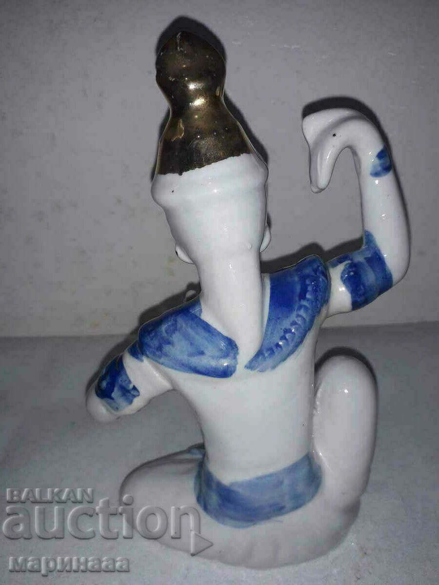 Auction FIGURE. PORCELAIN. THE GOLD Auction FIGURE. PORCELAIN. THE GOLD