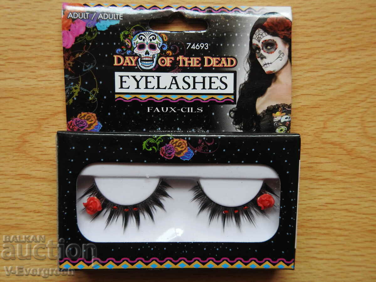 False eyelashes with roses Day of the Dead