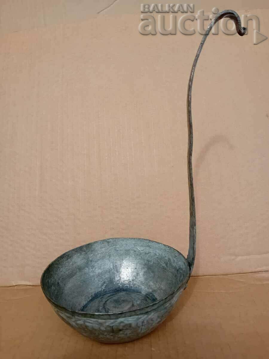 Delivery of Antique Revival copper ladle copper pit Delivery of Antique Revival copper ladle copper pit
