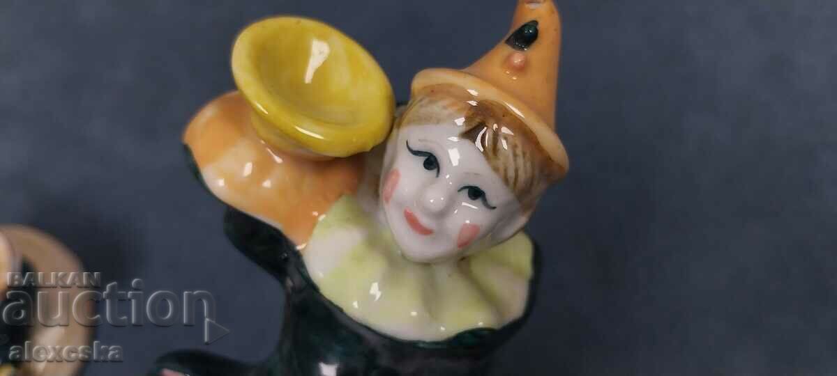 Delivery of Set of porcelain figures Delivery of Set of porcelain figures