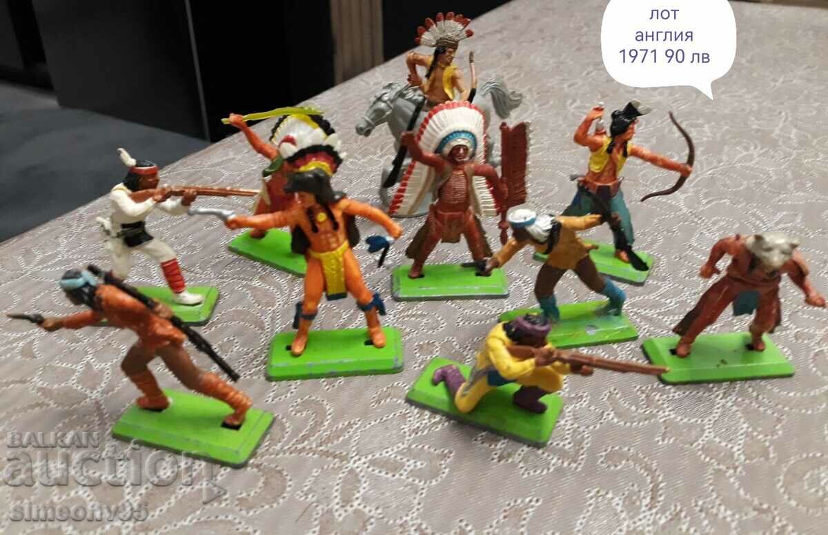 Lot of old figures soldiers knights cowboys Indians sailors