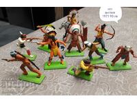 O mulțime de figuri vechi soldați cavaleri cowboys indieni marinari