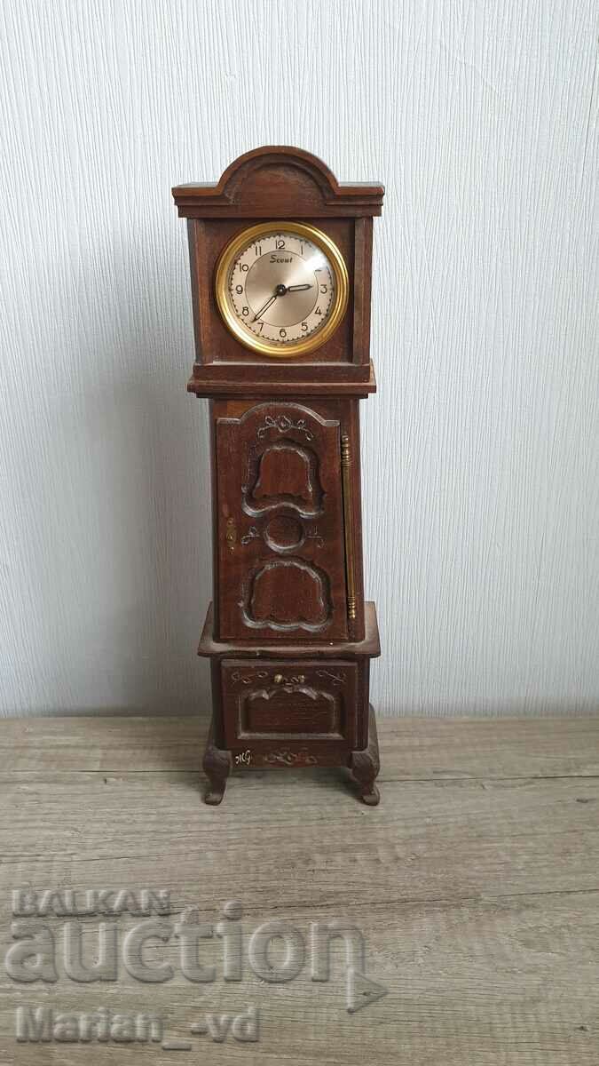 Old mechanical French desk clock