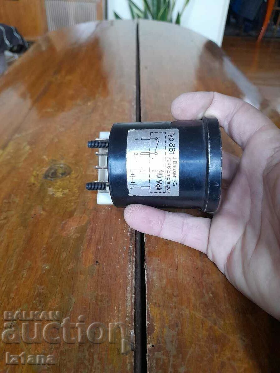 Стар автомобилен индикатор,уред за зареждане с цена 5.00 лв. | € 2.56 Стар автомобилен индикатор,уред за зареждане с цена 5.00 лв. | € 2.56