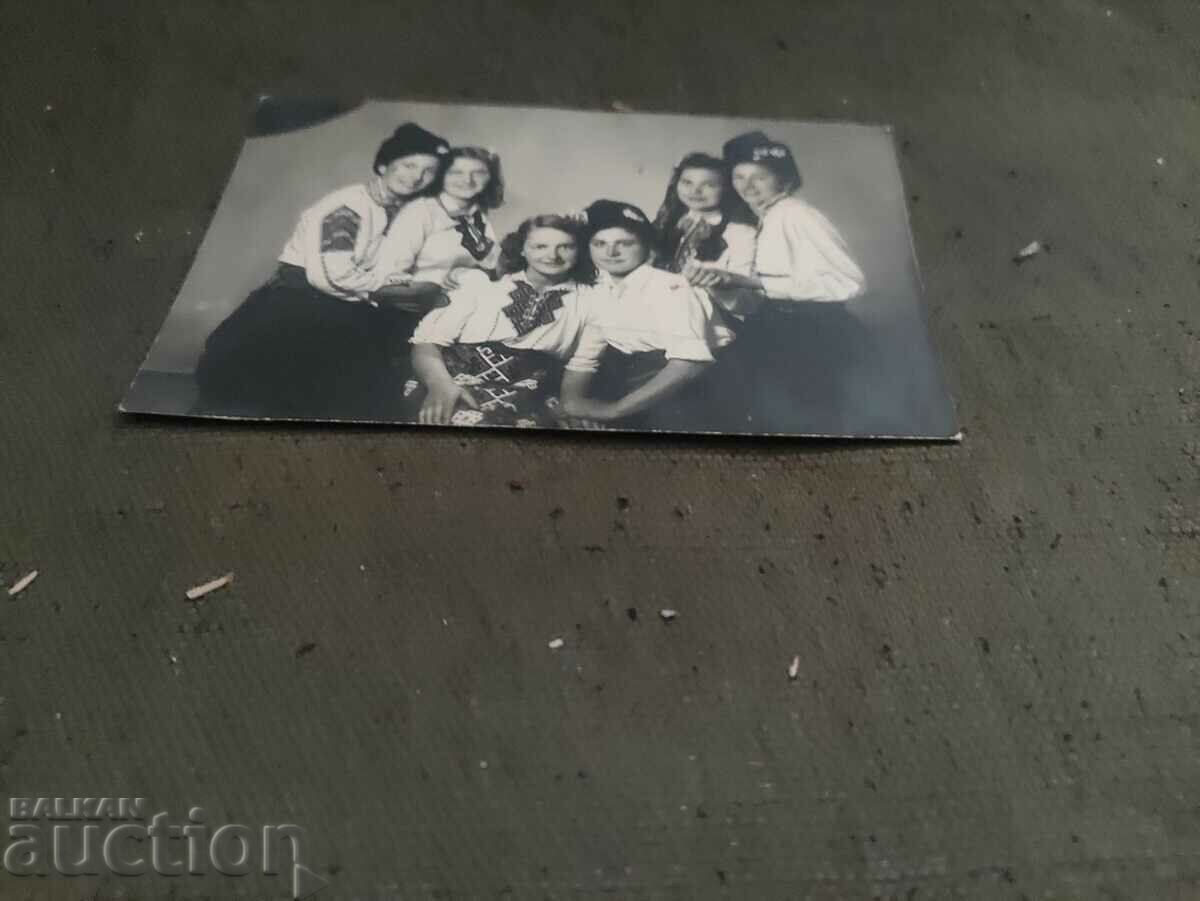 Κορίτσια με κοστούμια 22 πεχ .σύνταγμα Dupnitsa