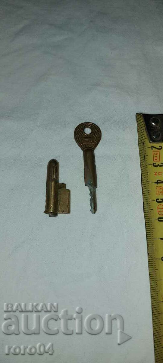 KEY - SECRET - OLD - EXCELLENT with price 24.30 BGN | € 12.42 KEY - SECRET - OLD - EXCELLENT with price 24.30 BGN | € 12.42