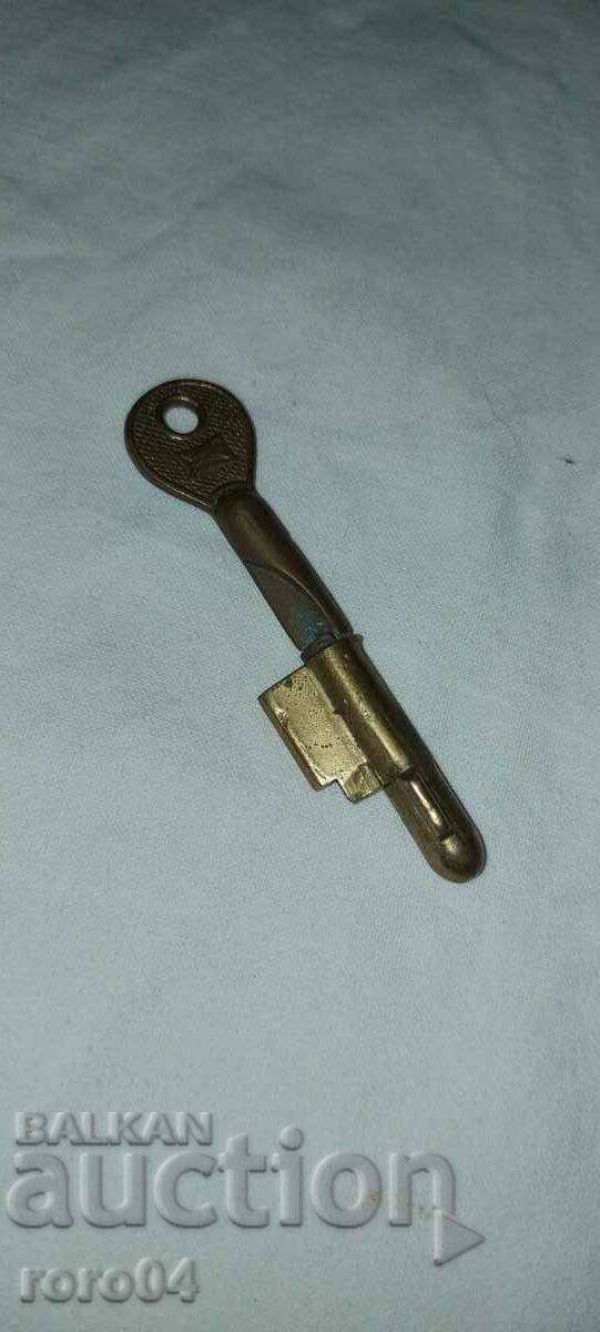 KEY - SECRET - OLD - EXCELLENT - 6 KEY - SECRET - OLD - EXCELLENT - 6