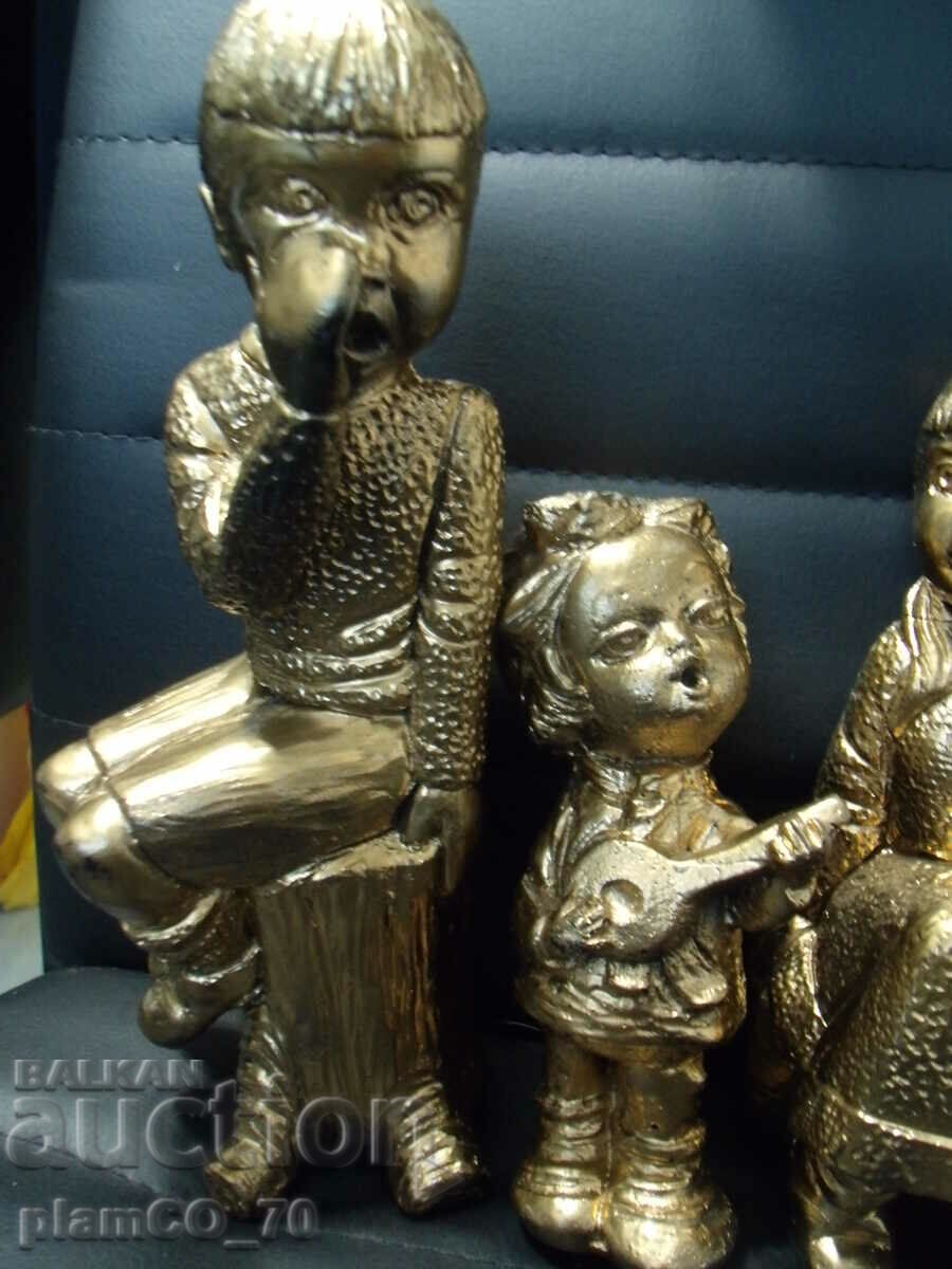 No.*7259 three old figures / statuettes with price 35.00 BGN | € 17.90 No.*7259 three old figures / statuettes with price 35.00 BGN | € 17.90