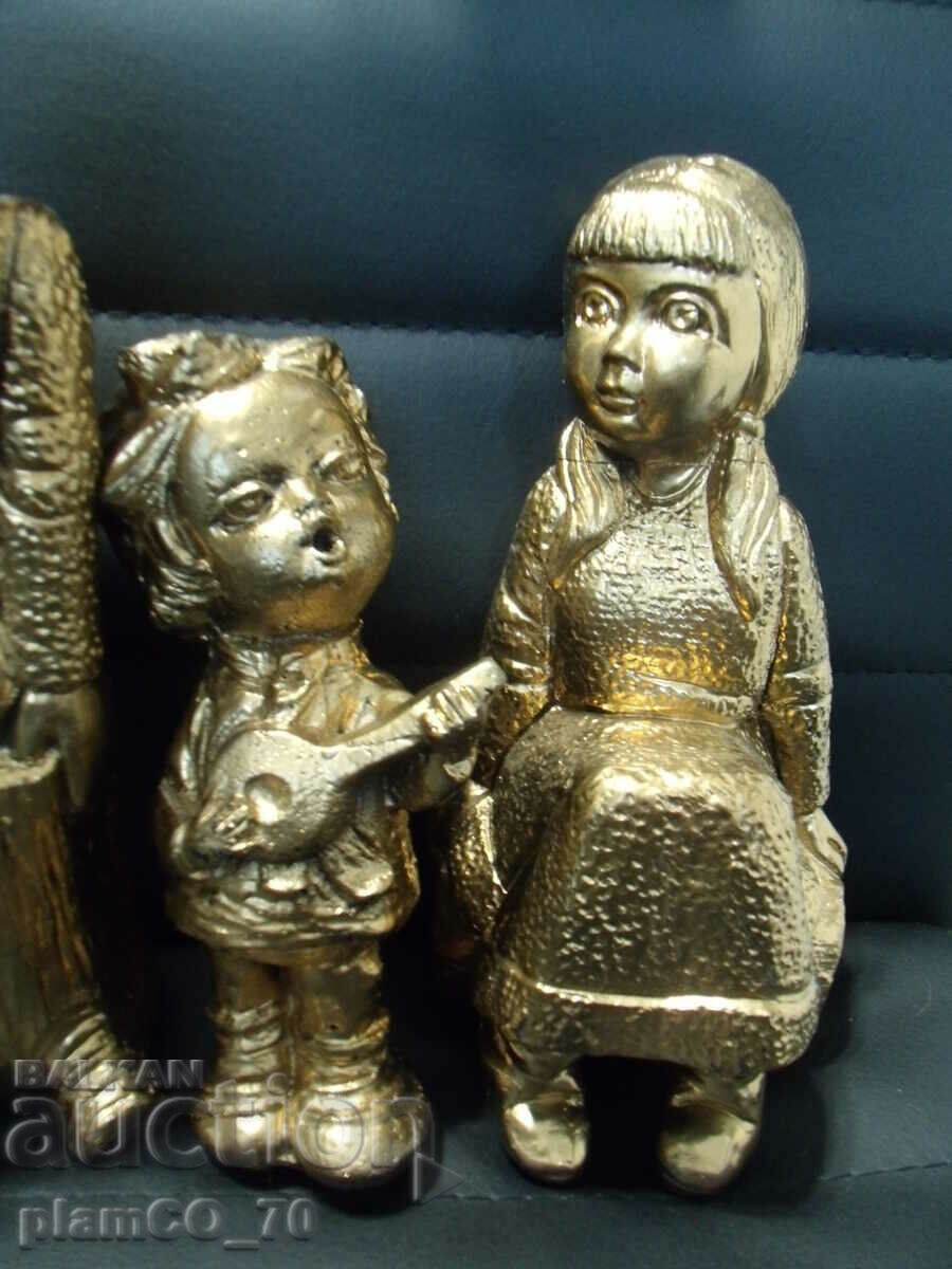 Auction No.*7259 three old figures / statuettes Auction No.*7259 three old figures / statuettes