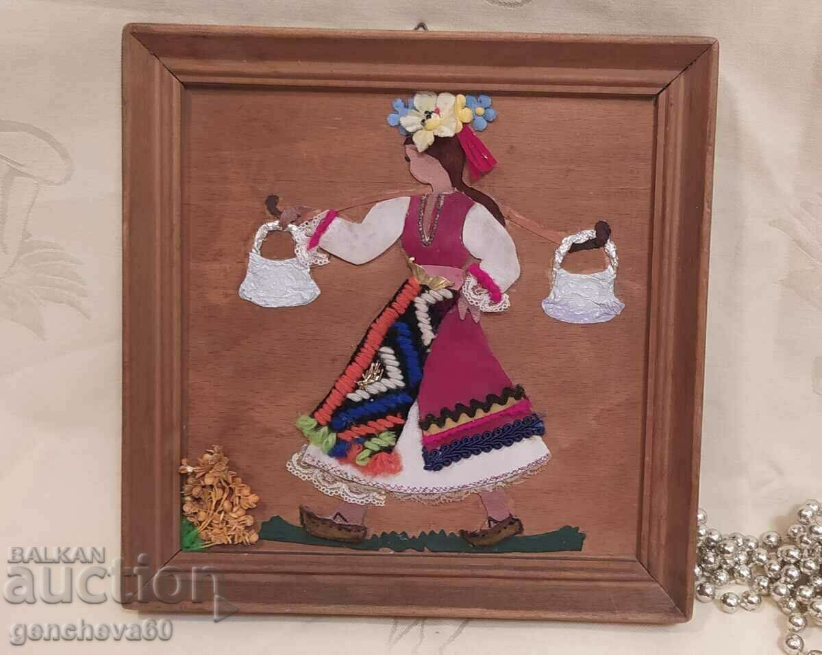 Картина български фолк- мома с носия