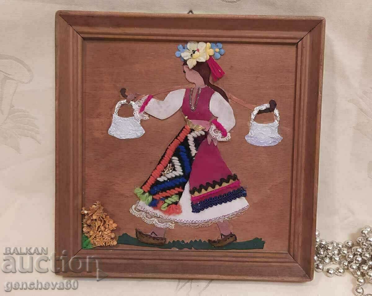 Картина български фолк- мома с менци/носия
