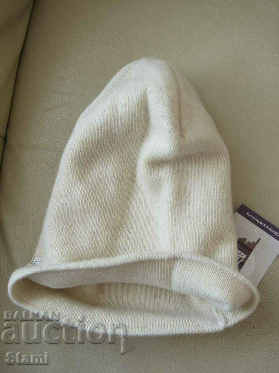 Lovely brocade hat, 100% organic wool, Mongolia with price 72.00 BGN | € 36.81