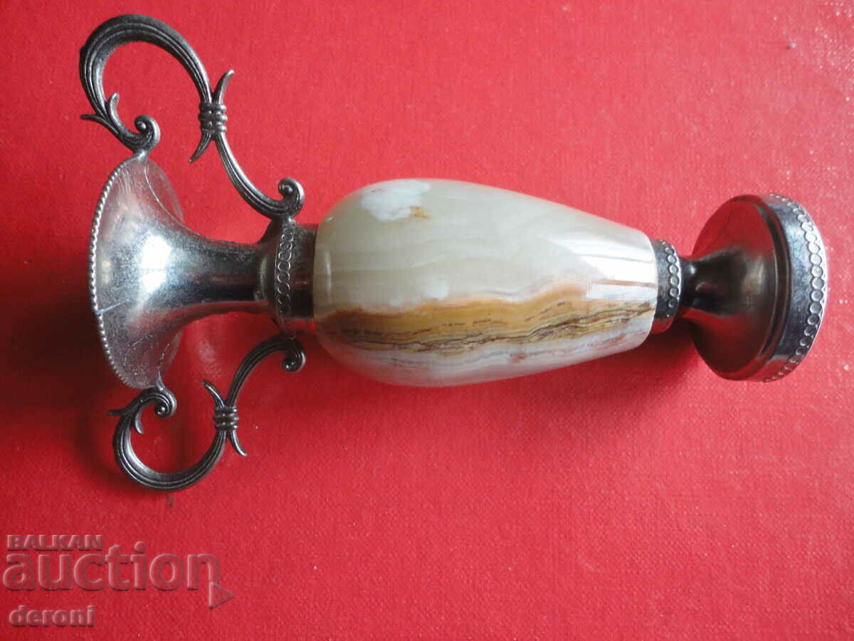 A great bronze and onyx amphora with price 20.00 BGN | € 10.23 A great bronze and onyx amphora with price 20.00 BGN | € 10.23