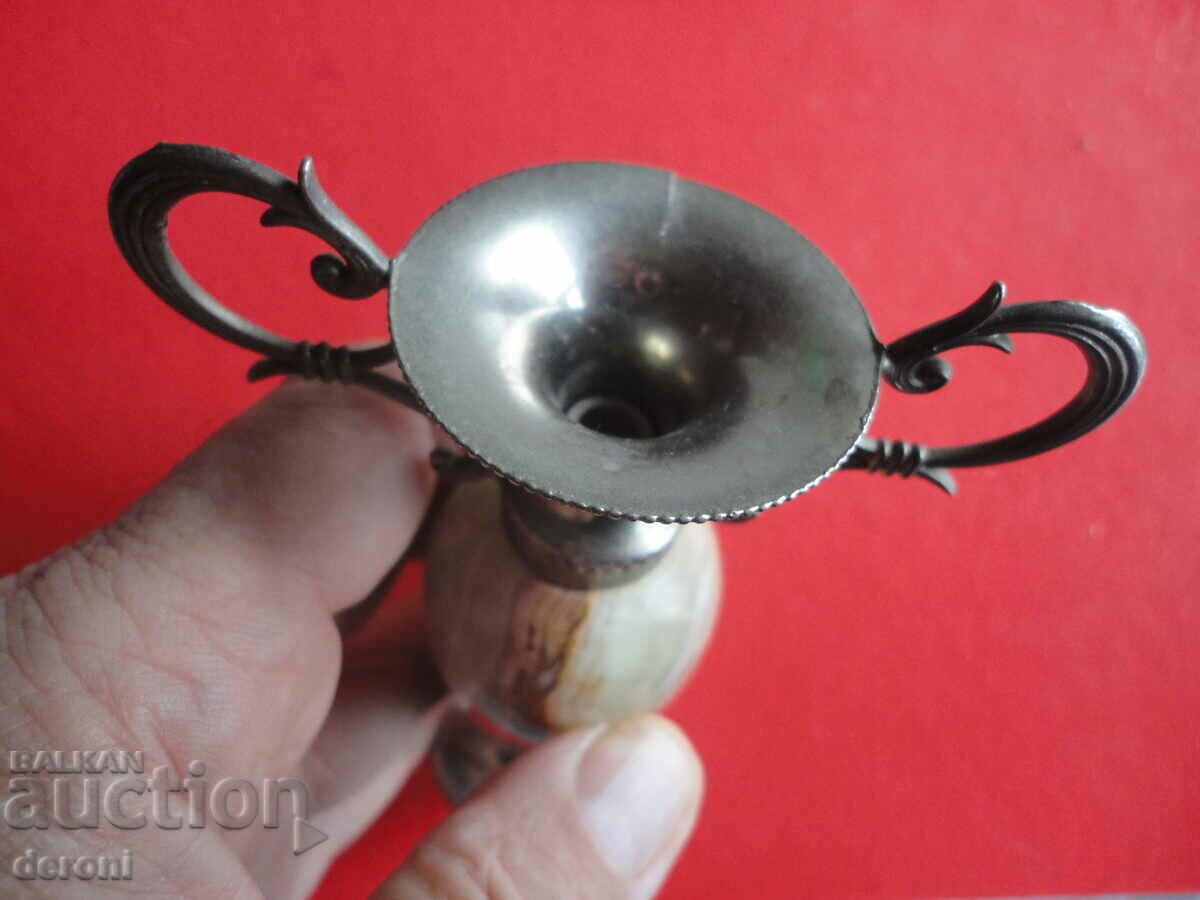 Auction A great bronze and onyx amphora Auction A great bronze and onyx amphora