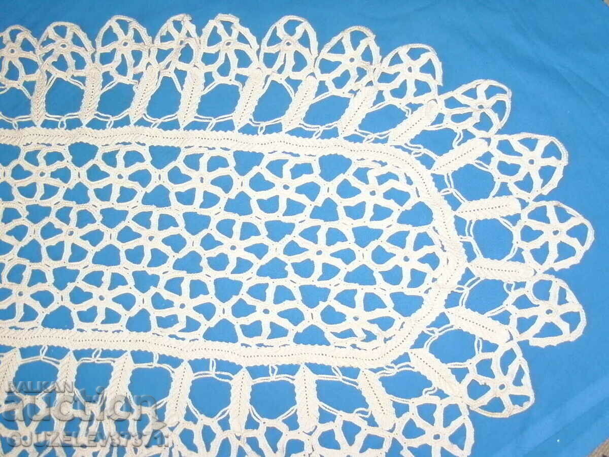 Delivery of 1930s Vintage Hand Crocheted Cotton Tablecloth Delivery of 1930s Vintage Hand Crocheted Cotton Tablecloth