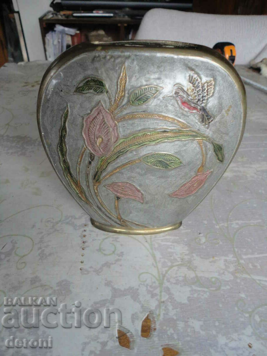 Vaza din bronz cu email