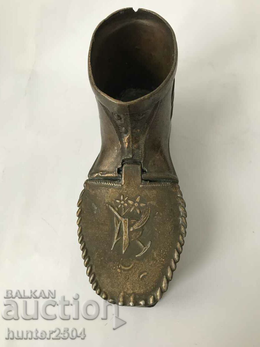 Μποτάκι χάλκινο τασάκι-15/7 cm με τιμή 39.95 BGN | € 20.43