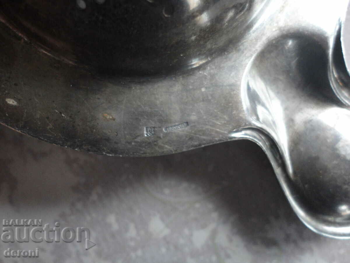 Auction  Unique Christofle Prinz Regent tea strainer