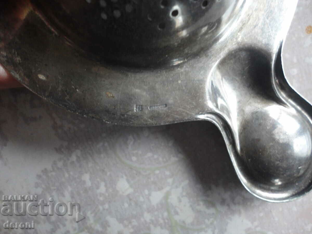 Delivery of Unique Christofle Prinz Regent tea strainer