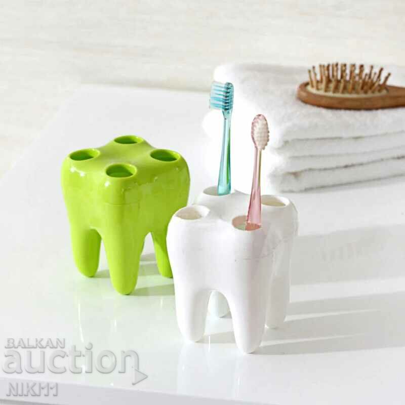 Delivery of Toothbrush holder in the shape of a tooth