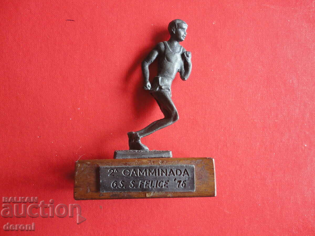 Delivery of Bronze sculpture of an athlete Delivery of Bronze sculpture of an athlete