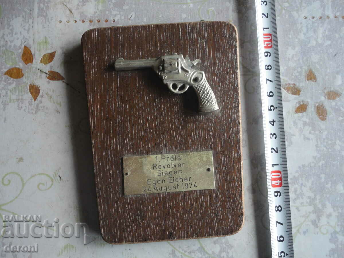 Bronze figure plastic Revolver Sieger