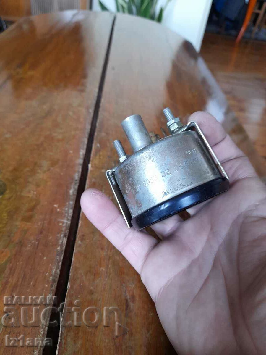 Auction  Old car temperature appliance