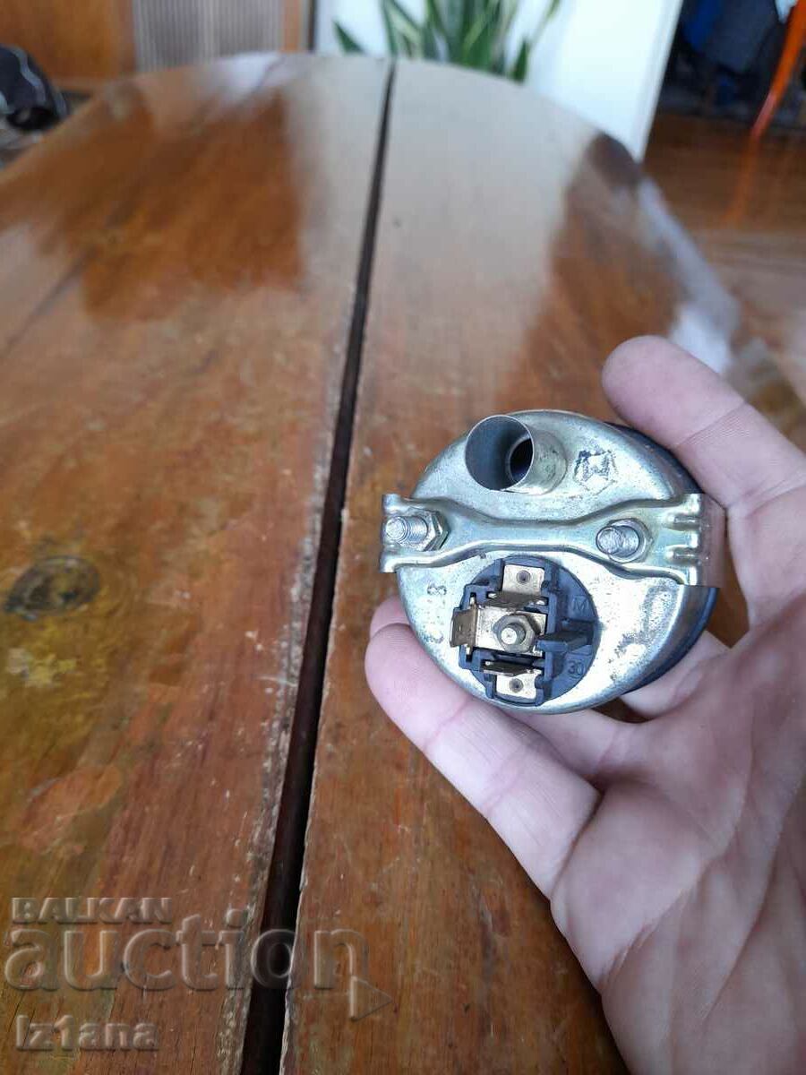 Delivery of Old car temperature appliance