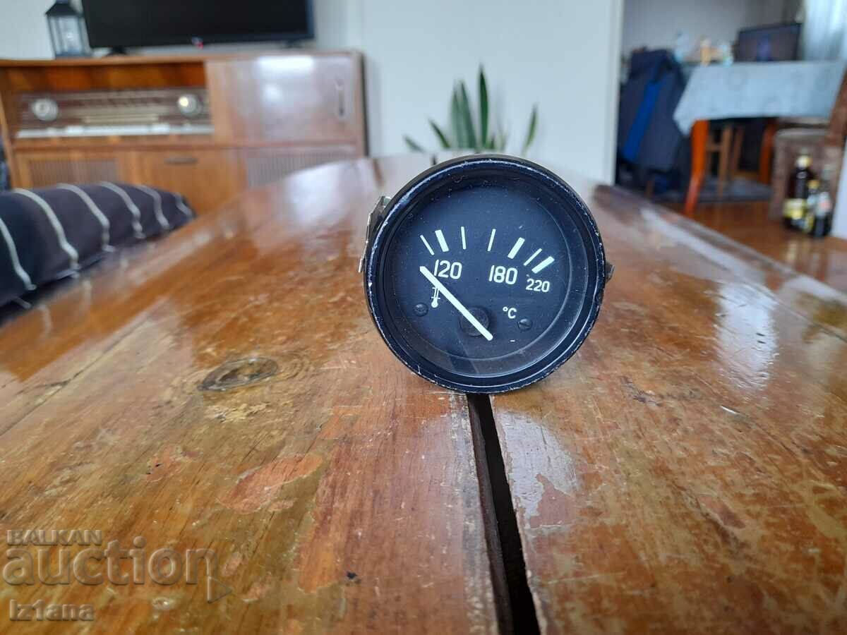 Old car temperature appliance