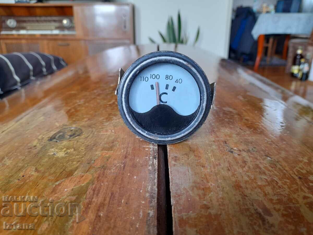 Old car temperature appliance Old car temperature appliance