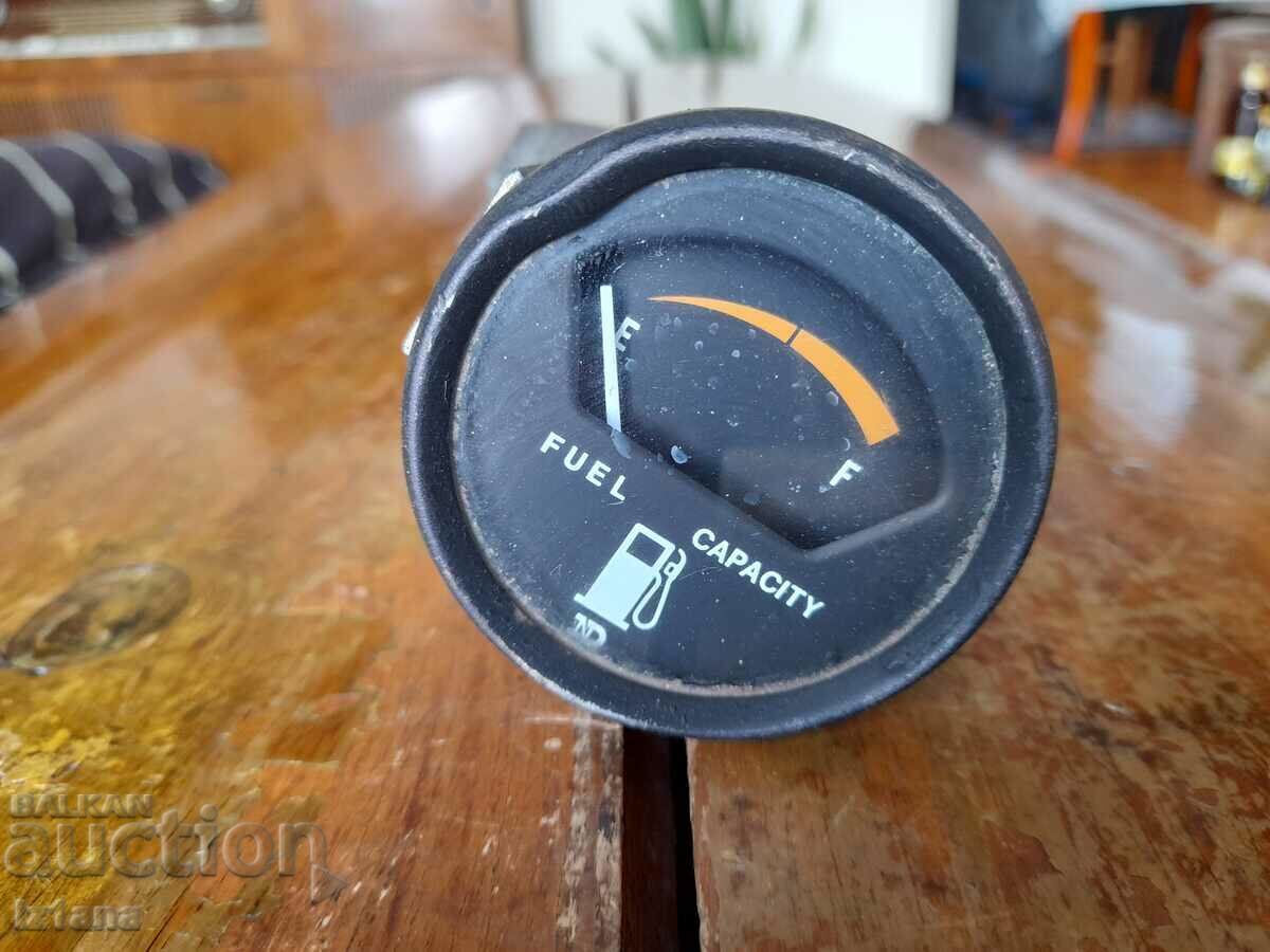 Old car fuel gauge with price 11.00 BGN | € 5.62 Old car fuel gauge with price 11.00 BGN | € 5.62