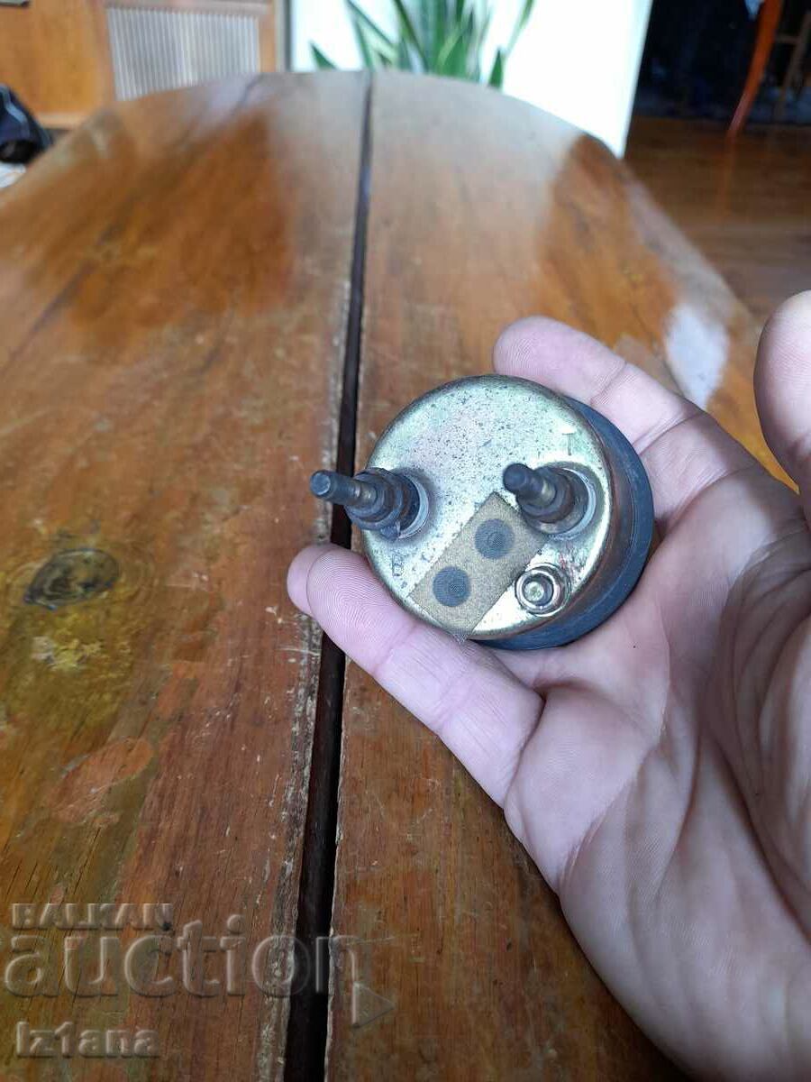 Delivery of Old car oil temperature gauge Delivery of Old car oil temperature gauge