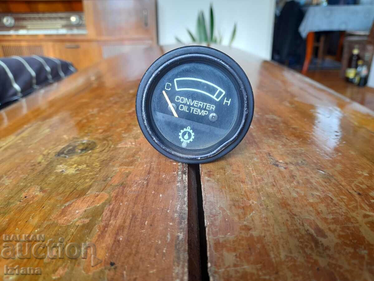 Old car oil temperature gauge Old car oil temperature gauge