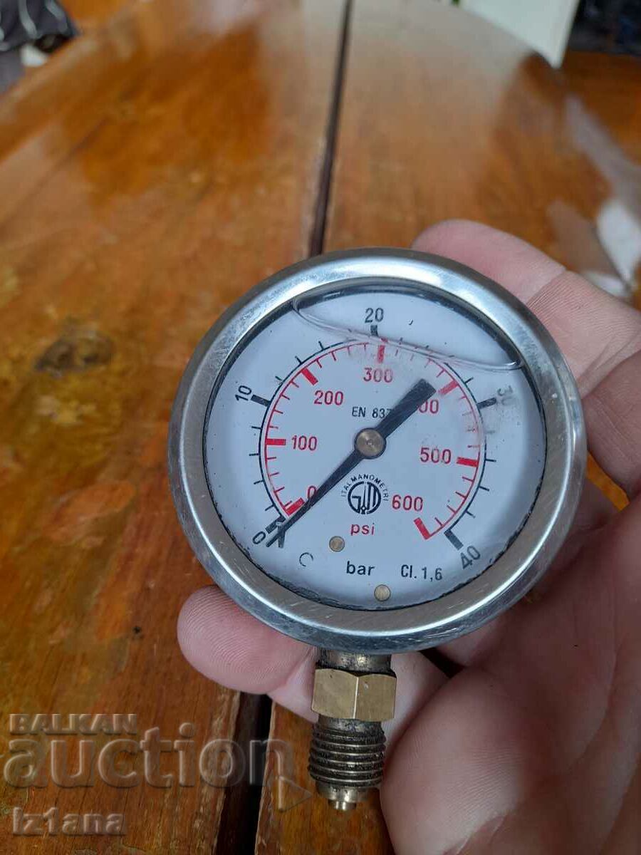 Old pressure gauge, barometer with price 22.00 BGN | € 11.25 Old pressure gauge, barometer with price 22.00 BGN | € 11.25